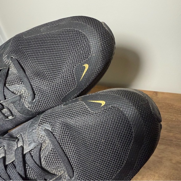 Nike Quest Black and Gold Running Shoes, Men’s 11.5 - Picture 7 of 7